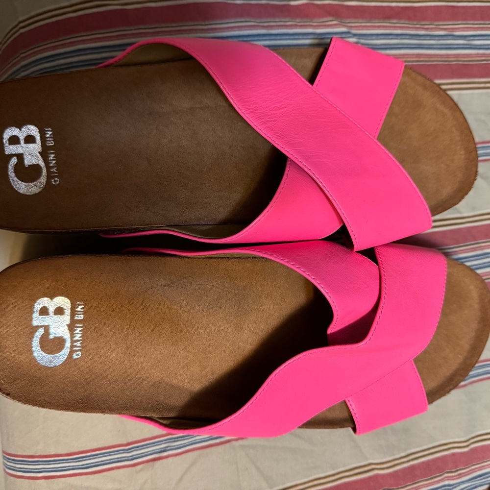 Fluorescent pink cute wedges